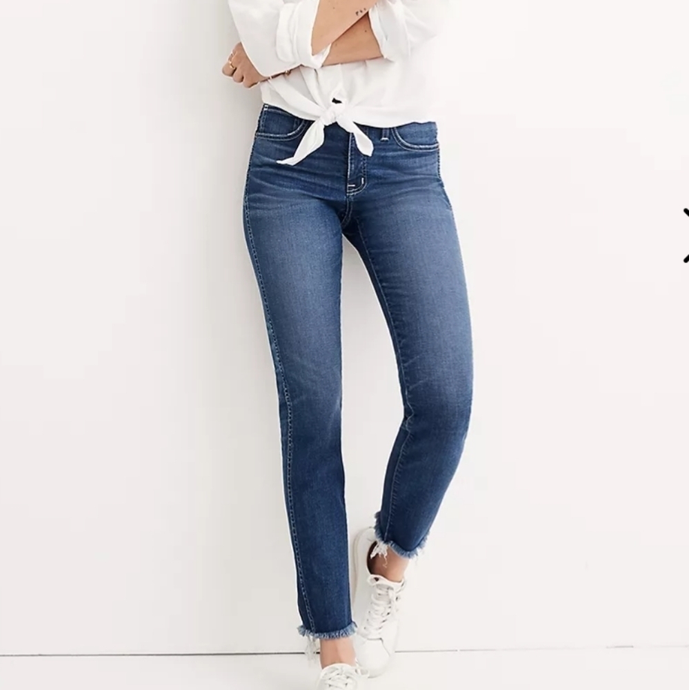 💜 Madewell Low Rise Rail Straight Raw Hem Jeans